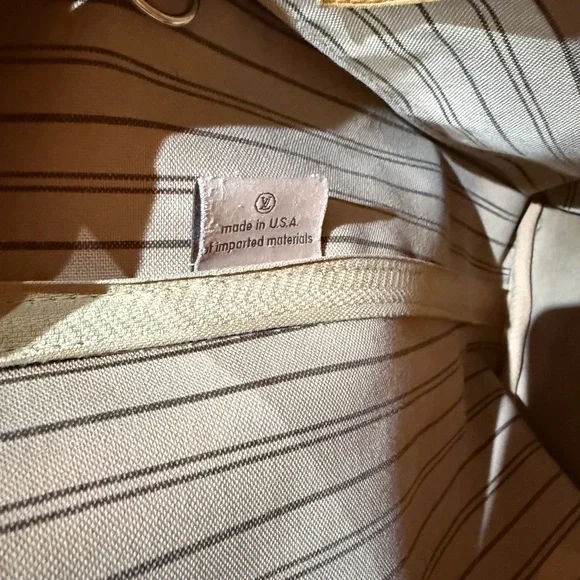 Louis Vuitton Neverfull MM - Picture 9 of 10